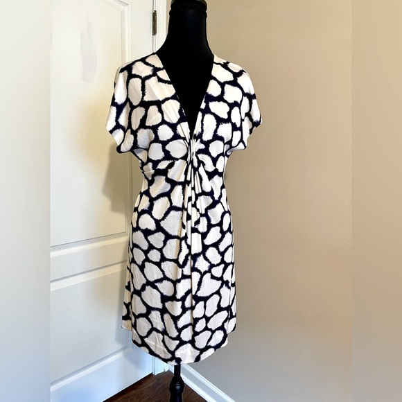 Diane Von Furstenberg Size 4 Natalie 100% Silk Mini Dress Navy Blue White Classy - Picture 8 of 11